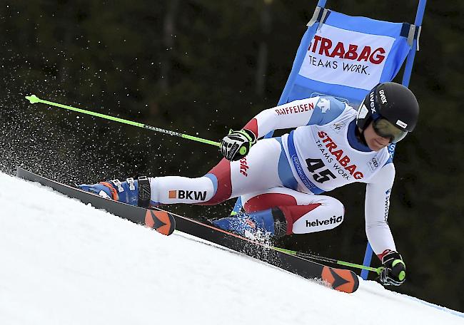 Riesenslalom in Spindleruv Mlyn. Lindy Etzensberger wird bei ihrem ersten Weltcup-Rennen 27. und holt damit erste Weltcup-Punkte.