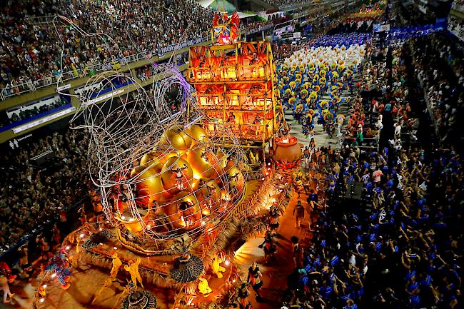 Besucherströme. Allein für den Karneval in Rio rechnete die Stadtregierung im voraus mit mehr als sieben Millionen Besuchern aus dem In- und Ausland.
