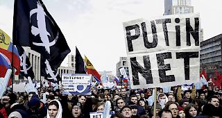 Gegen Zensur. In der Moskauer Innenstadt versammelten sich am Sonntag zahlreiche Menschen, um sich f&uuml;r ein freies Internet einzusetzen.