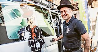 Gl&uuml;cksbringer. Kaminfegermeister Roland Loretan liebt seinen Beruf: &laquo;Man ist immer unter Leuten, kennt praktisch jeden.&raquo;