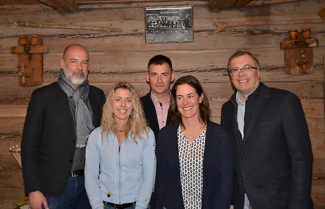 Sind stolz auf den Naturpark Pfyn-Finges: Präsident Olivier Salamin (v.l.), Stiftungsratspräsidentin Juventa Zengaffinen, Direktor Peter
Oggier, Vizepräsidentin Romana Roten und Ehrenpräsident Jean-Michel Cina.