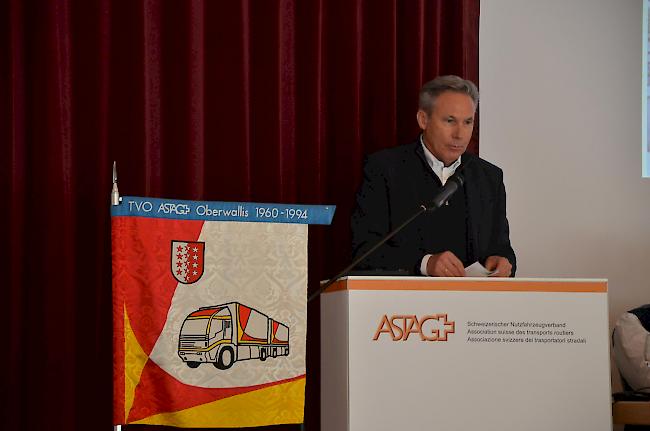 <b>Der Zentralpräsident.</b> Adrian Amstutz sieht viele Herausforderungen auf den ASTAG zukommen, erfreut sich aber ob der guten Zusammenarbeit mit der Walliser Sektion.
