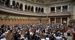 Parlamentarier debattieren w&auml;hrend der Fr&uuml;hlingssession der Eidgen&ouml;ssischen R&auml;te im M&auml;rz 2019 im Nationalrat in Bern.