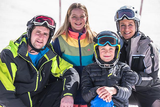 Carlo (41), Janina (11), Matteo (10) und Fabienne (38) Ruppen aus Grächen.