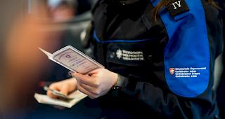 Die meisten Menschen sind im vergangenen Jahr in Z&uuml;gen, Bahnh&ouml;fen und Fernbussen aufgegriffen worden. 