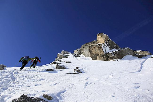 Die steile Gipfelflanke des 3085 Meter hohen Flüela-Wisshorn oberhalb von Davos.