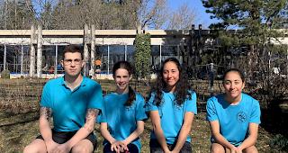 Trainer Ramon Lochmatter und die jungen Athletinnen des OW88