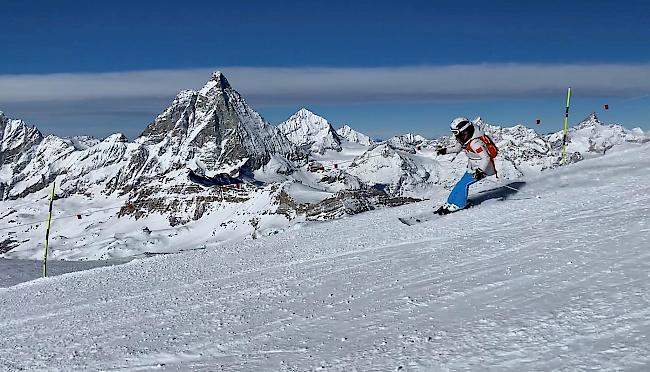 Chinesen organisieren in Zermatt ein Ski- und Snowboardrennen für Chinesern.