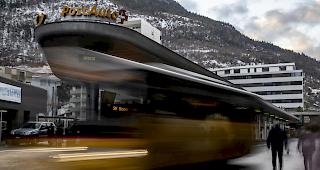 Um die Bedingungen des &ouml;ffentlichen Verkehrs zu verbessern, der nach Meinung der Verantwortlichen von Bund und &ouml;V-Verb&auml;nden in l&auml;ndlichen Gebieten zu wenig genutzt wird, zieht man auch Angriffe auf die Konkurrenz in Betracht, also die F&ouml;rderung schlechterer Bedingungen f&uuml;r Autofahrer. 