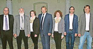 Sie trafen sich im Schloss. Der Burgerrat in corpore, von links: Guido Pianzola, Peter Schmid, Benita Ritz, Burgermeister Franz-Josef Amherd, Marie-Louise Schmid, Damian Eyholzer und Philipp Gerold.Foto zvg