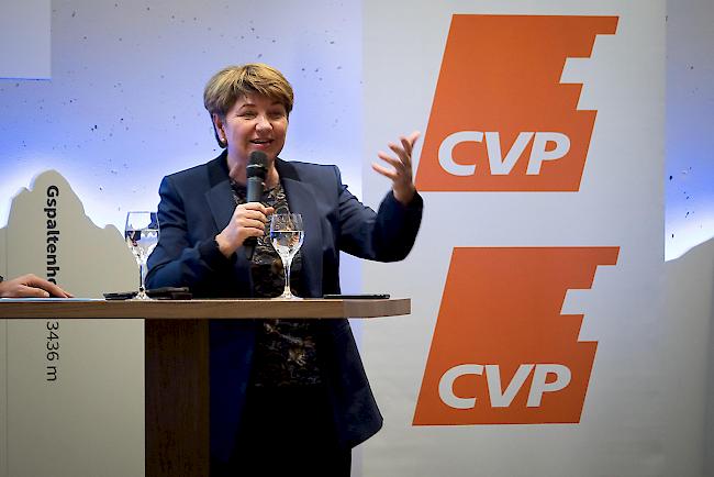 Bundesrätin Viola Amherd zeigt sich am Donnerstag in Naters zuversichtlich, dass die CVPO im Herbst gut abschneiden wird. 