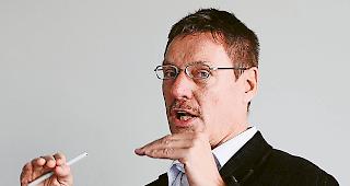 Voll motiviert. Simon Bumann, einst zehn Jahre als Kurdirektor von Saas-Fee/Saastal t&auml;tig, will alles geben, um Saas-Fee wieder zu den Top-Destinationen im Alpenraum zu machen.Foto wb