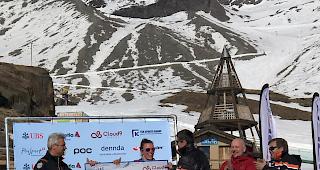 Stolze Summe. Im Rahmen eines wohlt&auml;tigen Skirennens wurden an diesem Wochenende in Hohsaas 75'000 Franken gesammelt.