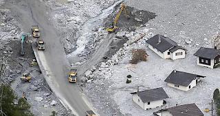 Gewaltiges Ausmass. Der Bergsturz oberhalb von Bondo gilt als gr&ouml;sster seiner Art in der Schweiz seit &uuml;ber 130 Jahren. Acht Menschen starben.