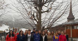 &laquo;Jubla Goms&raquo; ist gegr&uuml;ndet. Das Leitungsteam der Jubla Goms und Vertreter der Kantonsleitung an der Gr&uuml;ndungsversammlung in M&uuml;nster.