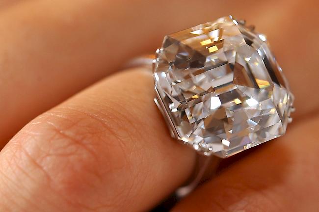 In Frankreich ist ein wertvoller Ring, der einst der Ehefrau von Napoleon III. gehörte, gestohlen worden.