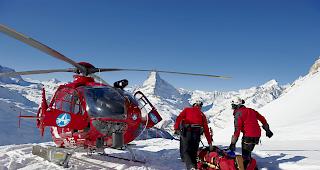 Die Rettungskr&auml;fte konnten den Skitoureng&auml;nger aus der Gletscherspalte bergen. 