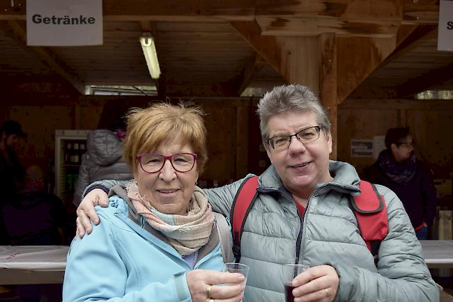 Fernanda Minnig (68), Bettmeralp, und Andrea Imboden (56), Embd.