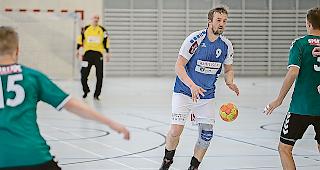 Im Abstiegskampf hat der KTV Visp Robert Kieliba (Mitte) reaktiviert.