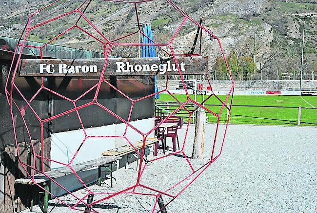 Raron: Im Rilkedorf investiert der EHC 4,8 Millionen Franken in eine neue Eishalle, die Gemeinde steuert einen Beitrag von 1,6 Millionen Franken bei. Und der FC möchte für 2,2 Millionen Franken auf dem Rhoneglut einen neuen Kantinen- und Garderobentrakt bauen. Daran will sich die Gemeinde mit 740 000 Franken beteiligen.