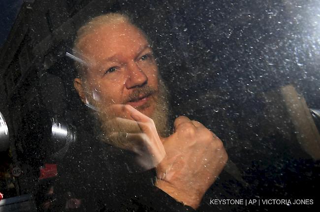 Nach fast siebenjährigem Asyl in der ecuadorianischen Botschaft in London ist Wikileaks-Gründer Julian Assange festgenommen worden.