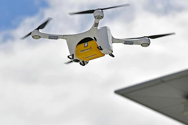 Am 25. Januar musste eine Drohne, die Laborproben transportierte im Zürichsee kontrolliert notlanden. Nun nimmt die Post den Drohnentransport wieder auf.