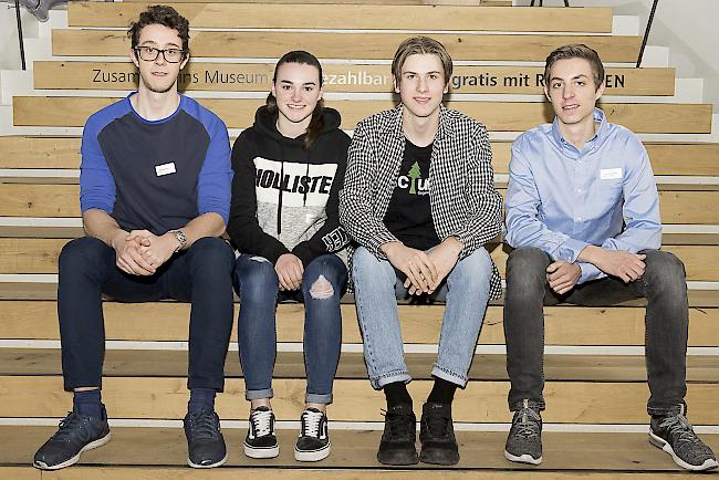 Daniel Concalves (19), Visp, Svenja Schmidhalter (19), Glis, Samuel Brunner (18), Baltschieder, und Dan-Luca Jenelten (18), Bitsch.