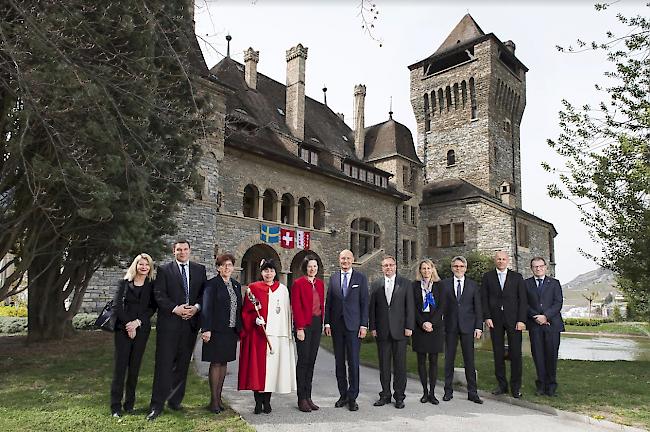 Treffpunkt Château Mercier. Eine Walliser Delegation empfing am Dienstag in Siders den schwedischen Botschafter.