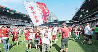 Juni 2015. Walliser betreten den Rasen des Basler St.-Jakob-Parks &ndash; der 13. Cupsieg.Foto Keystone&nbsp;