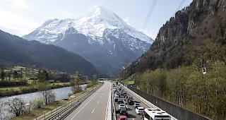 Gotthard: Bis gegen drei Stunden warten.