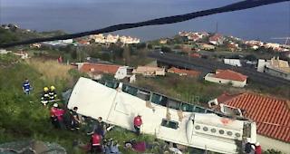 Tragisch. Am Mittwoch war auf Madeira ein Reisebus von der Strasse abgekommen und hatte sich &uuml;berschlagen. 29 Menschen starben, viele wurden verletzt.