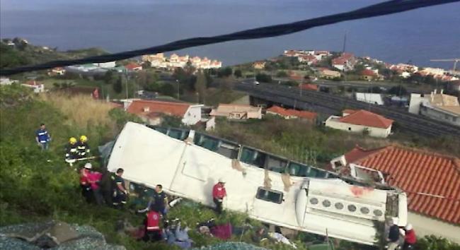 Tragisch. Am Mittwoch war auf Madeira ein Reisebus von der Strasse abgekommen und hatte sich überschlagen. 29 Menschen starben, viele wurden verletzt.