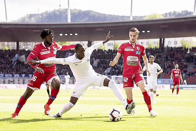 Der Vertrag mit Xavier Kouassi (links) wurde bis 2022 verlängert.