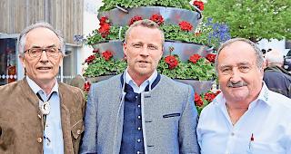 Oberwalliser im Vorstand KWJV. Bruno Furrer, Sekret&auml;r, Daniel Kalbermatter, Pr&auml;sident, und Rolf Collaud, Vizepr&auml;sident, &shy;pr&auml;sentierten den J&auml;gerinnen und J&auml;gern an der DV ein dichtes Programm.