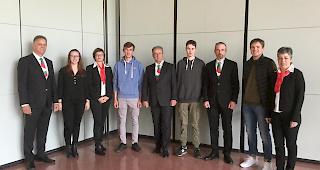 Austausch. Der Visper Burgerrat mit dem Team &laquo;Jugendprojekt&raquo;.