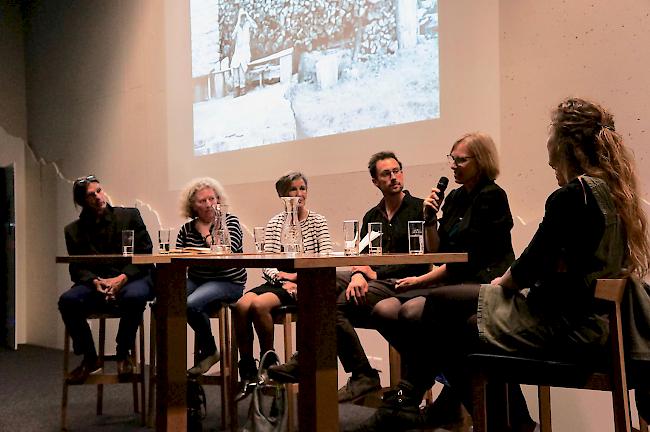 Von links: Renato Jordan, Sibylle Omlin, Denise Eyer-Oggier, Jérémie Sarbach,
Helen Hirsch, Josiane Imhasly und Flurina Badel.