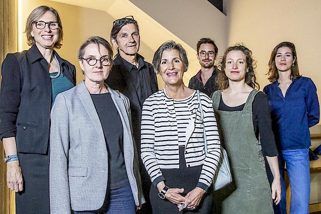 Von links: Helen Hirsch, Anette Kummer, Renato Jordan, Denise Eyer Oggier, Jérémie Sarbach, Flurina Badel und Josiane Imhasly. Foto: Andrea Soltermann