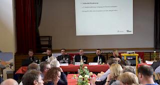 <b>Zuversichtlich.</b> Der Vorstand des VDSS (v.l.n.r.) mit&nbsp;Pr&auml;sident Ren&eacute; Fasler, Vizepr&auml;sident Tobias Sprecher, Kassier Stephan Fankhauser,&nbsp;Gregor Bless, Peter Gisler und Bea Feusi wird neu von Marcel Filli und ...