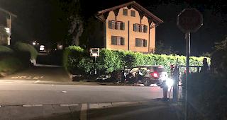 Kontrolle &uuml;ber Fahrzeug verloren. Ein 23-j&auml;hriger sowie zwei 20-j&auml;hrige Walliser aus der Region haben sich am Sonntagmorgen bei einem Verkehrsunfall in Brig-Glis verletzt.