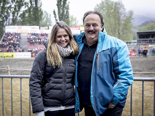 Kurt Summermatter und Ski-Star Corinne Suter am Sonntag am Nationalen in Aproz. 