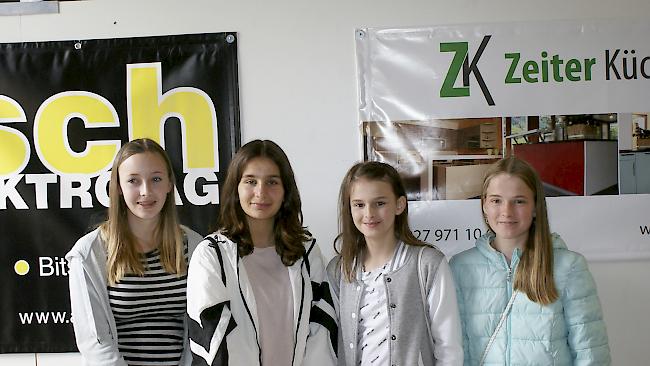 Naomi Roten (14), Noemie Schlappbach (14), Victoria Wellig (12), Vanessa Burgener (13), Fiesch.