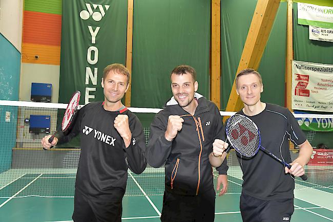 Hohe Ziele. Die beiden Trainer Jan Fröhlich (links) und Kai Waldenberger (rechts) mit Yoann Freysinger.