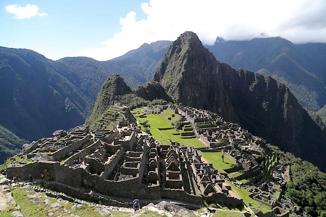 Die Touristenströme auf die peruanische Inka-Stätte Machu Pichu haben eine zerstörerische Wirkung auf die jahrhundertealten Steinoberflächen.