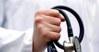 Die Haus&auml;rztedichte im Kanton Wallis ist gem&auml;ss Erhebung im Vergleich zum Jahr 2014 gleich hoch geblieben und betr&auml;gt&nbsp;0,8 Vollzeitstellen pro 1000 Einwohner.&nbsp;