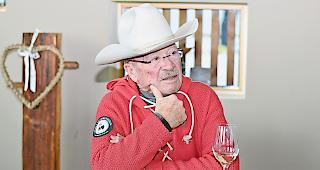 Nachdenklicher Art Furrer: &laquo;Ohne Schutzengel h&auml;tte ich die vielen Touren kaum &uuml;berlebt&raquo;, sagt er. &laquo;Egal wie stark man auf die Sicherheit achtet, es braucht auch immer&nbsp;Gl&uuml;ck.&raquo;&nbsp;