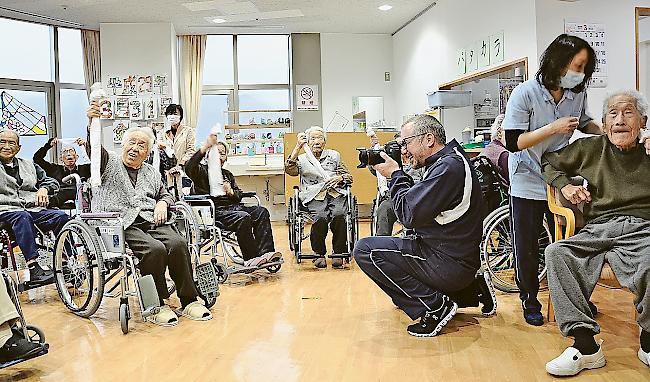 ...und in einem Altersheim in Japan. 