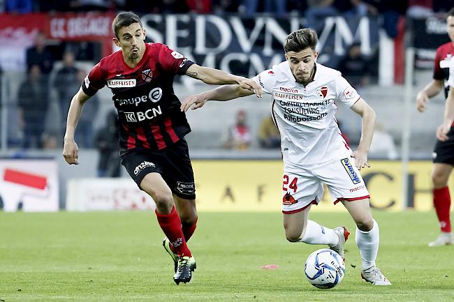 Hart umkämpftes Duell. Der späte Sieg-Torschütze Bastien Toma (rechts) und Xamax