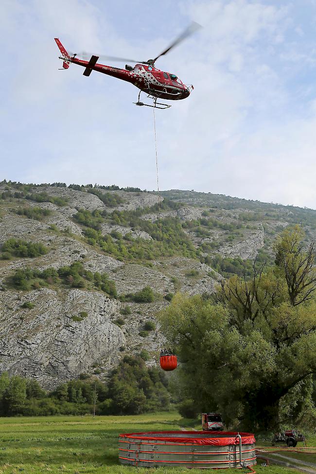 Auch die Air Zermatt nimmt an der Übung teil.