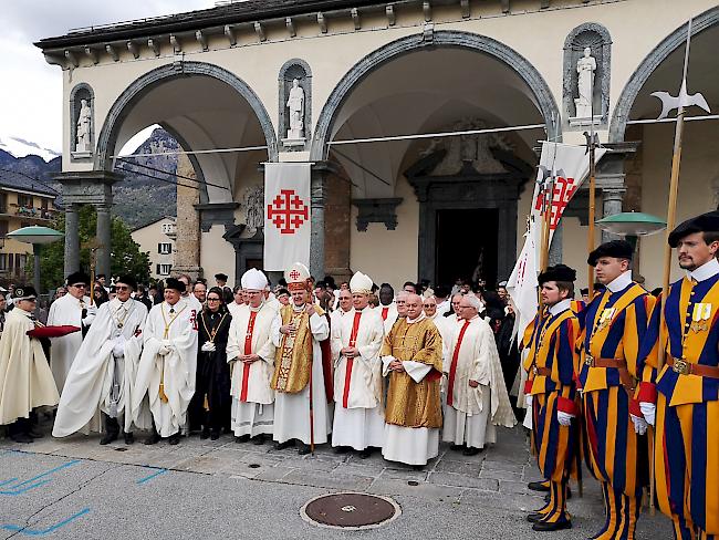 Impressionen der Investitur und des Pontifikalamts vom Samstagnachmittag in der Wallfahrts- und Pfarrkirche Glis.