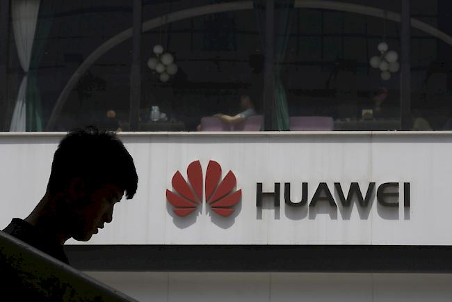 Die US-Regierung hatte Huawei und zahlreiche Tochtergesellschaften vergangene Woche auf eine schwarze Liste von Unternehmen gesetzt, deren Geschäftsbeziehungen zu US-Partnern strengen Kontrollen unterliegen.